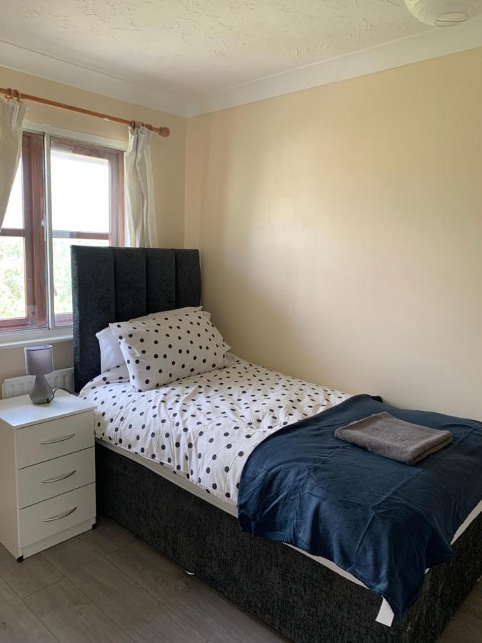 Large, Spacious 3 Bedroom Sleeps 6, Apartment For Contractors And Holidays In Lewisham, Greater London - 1 Free Parking Space & Free Wifi Eksteriør bilde